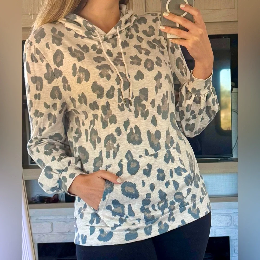 Scoop | Women’s Leopard Print French Terry Hoodie | Size M - Picture 1 of 12